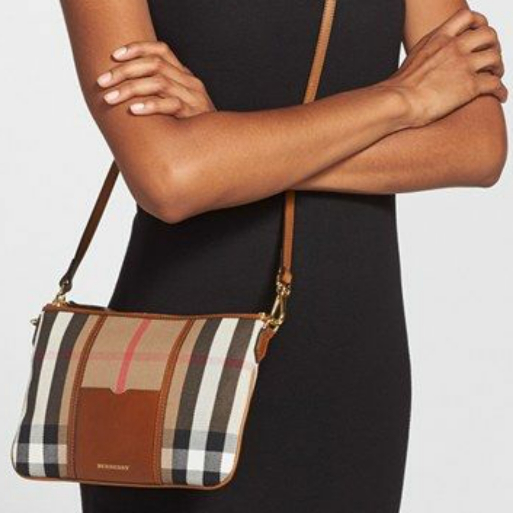 🌸🌸🌸100% authentic Burberry crossbody🥰🥰🥰